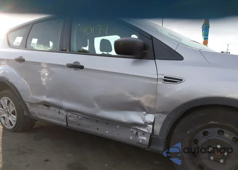 2014 Ford Escape S z USA, uszkodzony, nr VIN 1FMCU0F77EUA54316